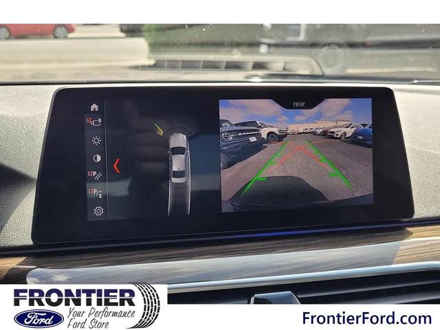 Photo of 2019 Jet Black BMW 530e