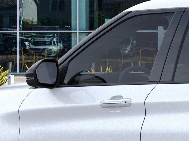Photo of 2025 Star White Metallic Tri-Coat Ford Explorer