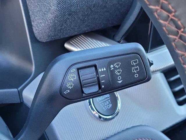 Photo of 2025 Carbonized Gray Metallic Ford Explorer