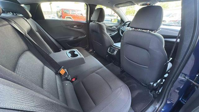Photo of 2018 Blue Velvet Metallic Chevrolet Malibu