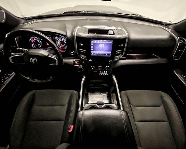 Photo of 2019 Granite Crystal Metallic Clearcoat RAM 1500