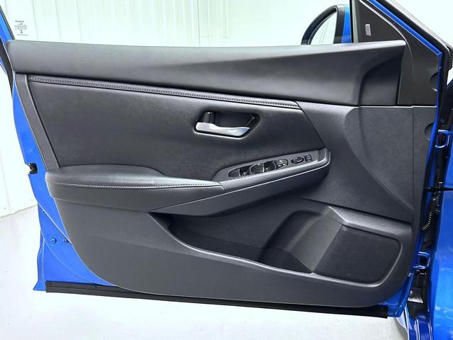 Photo of 2022 Electric Blue Metallic Nissan Sentra