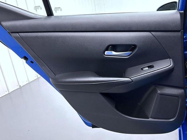 Photo of 2022 Electric Blue Metallic Nissan Sentra