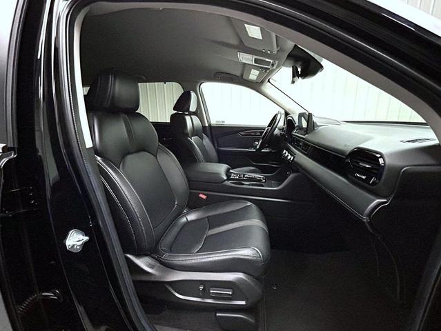 Photo of 2024 Crystal Black Pearl Honda Pilot
