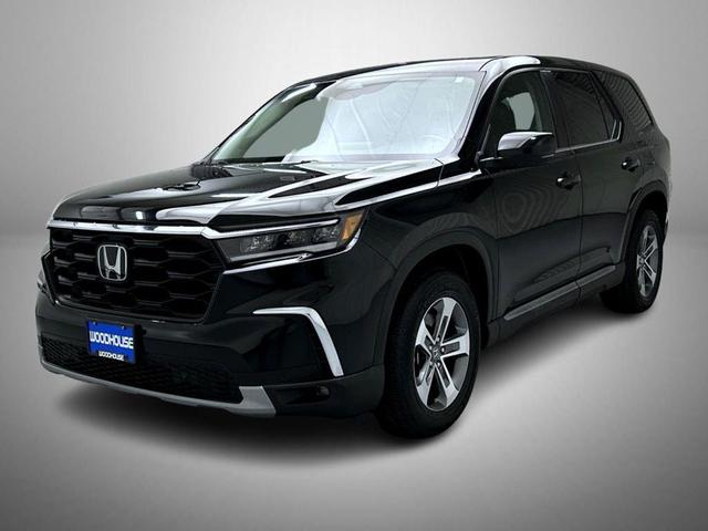 Photo of 2024 Crystal Black Pearl Honda Pilot