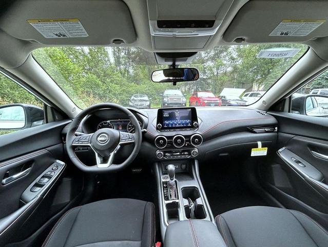 Photo of 2025 Aspen White Tricoat/Super Black Nissan Sentra