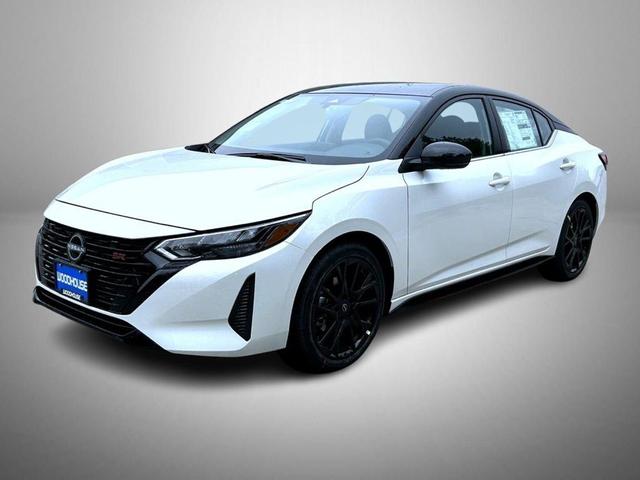 Photo of 2025 Aspen White Tricoat/Super Black Nissan Sentra
