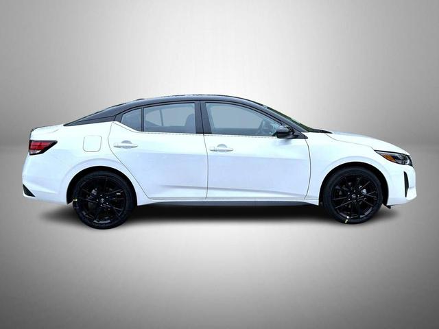 Photo of 2025 Aspen White Tricoat/Super Black Nissan Sentra