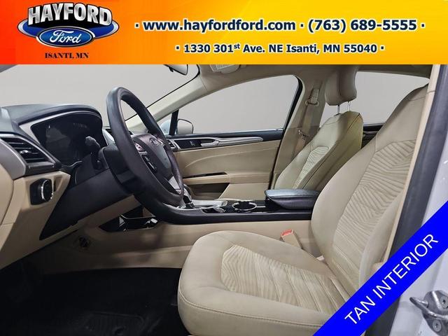 Photo of 2016 Oxford White Ford Fusion
