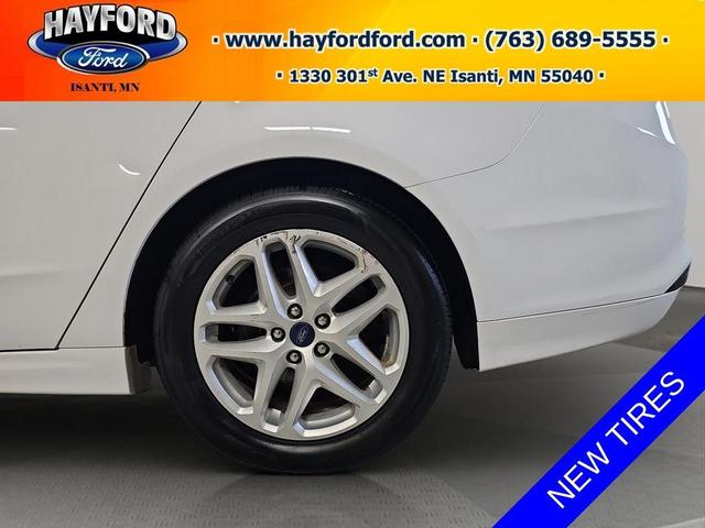 Photo of 2016 Oxford White Ford Fusion