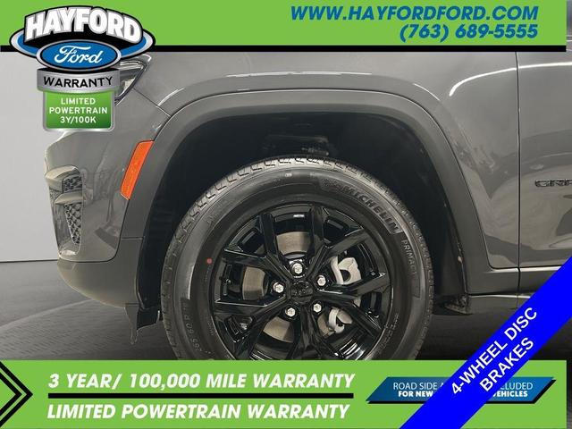 Photo of 2025 Metallic Jeep Grand Cherokee