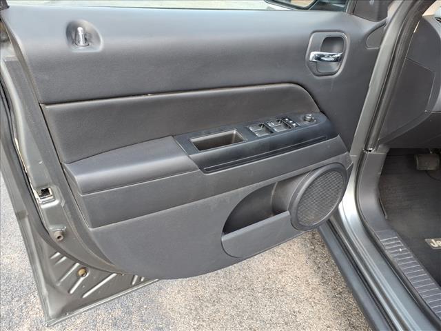 Photo of 2012 Black Clearcoat Jeep Patriot
