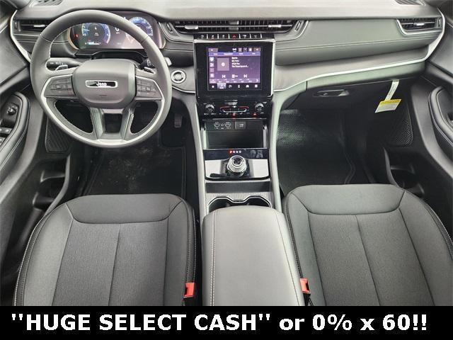 Photo of 2025 Bright White Clearcoat Jeep Grand Cherokee L