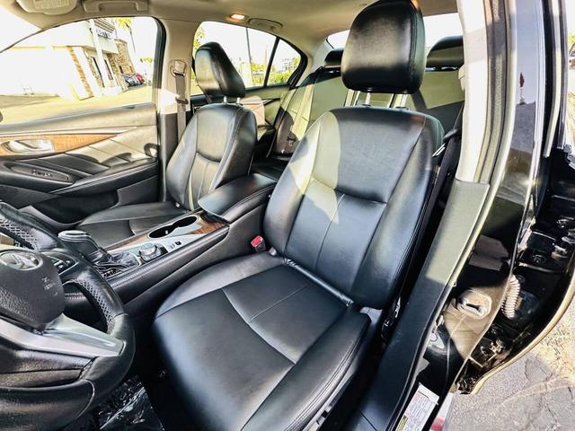 Photo of 2018 Black INFINITI Q50