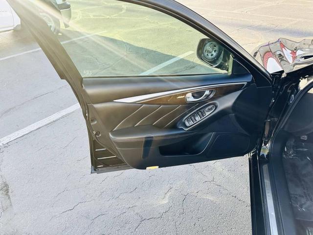 Photo of 2018 Black INFINITI Q50