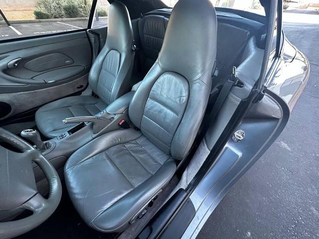 Photo of 2001 Gray Porsche 911