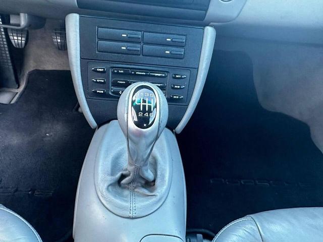 Photo of 2001 Gray Porsche 911