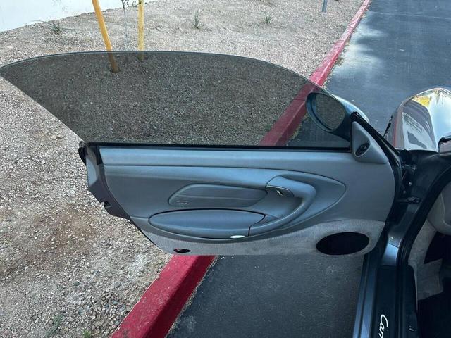 Photo of 2001 Gray Porsche 911