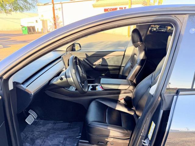 Photo of 2022 Gray Tesla Model Y