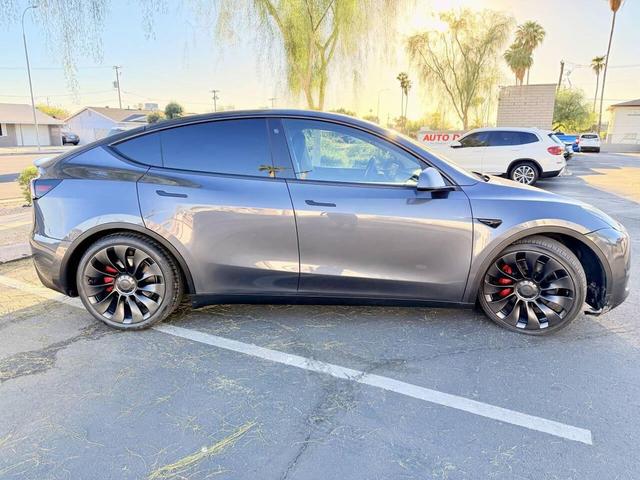 Photo of 2022 Gray Tesla Model Y