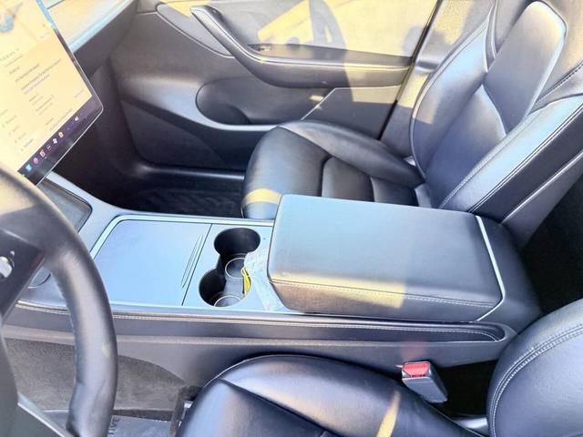 Photo of 2022 Gray Tesla Model Y
