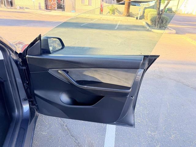 Photo of 2022 Gray Tesla Model Y