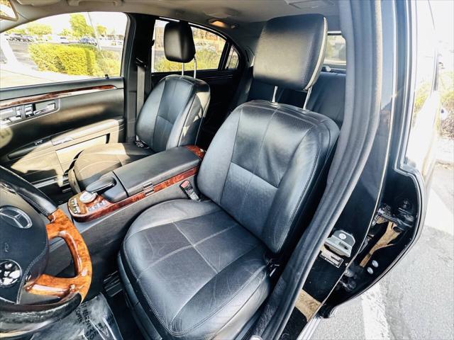 Photo of 2008 Black Mercedes-Benz S-Class