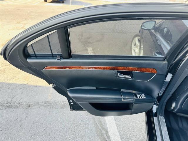 Photo of 2008 Black Mercedes-Benz S-Class