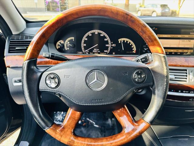 Photo of 2008 Black Mercedes-Benz S-Class