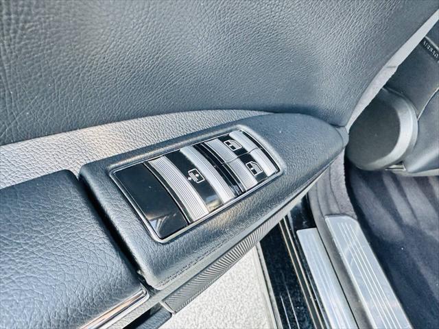Photo of 2008 Black Mercedes-Benz S-Class