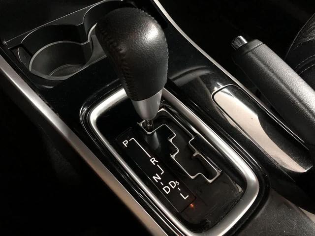 Photo of 2017 Labrador Black Pearl Mitsubishi Outlander