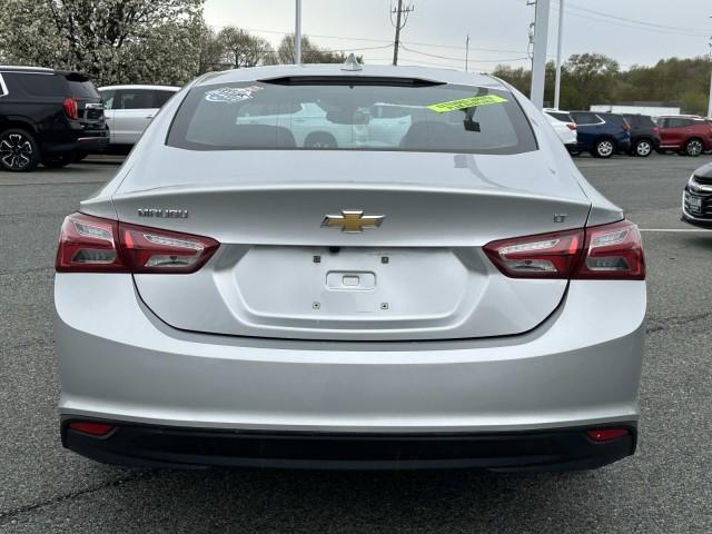 Photo of 2022 Silver Ice Metallic Chevrolet Malibu