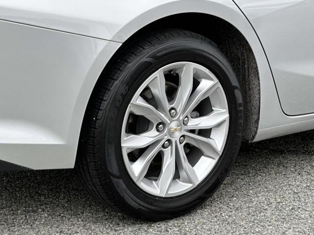 Photo of 2022 Silver Ice Metallic Chevrolet Malibu