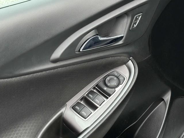 Photo of 2022 Silver Ice Metallic Chevrolet Malibu