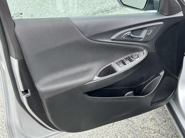 Photo of 2022 Silver Ice Metallic Chevrolet Malibu
