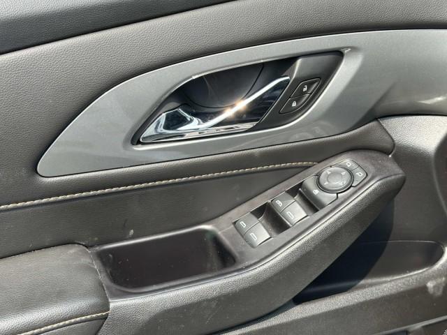 Photo of 2020 Summit White Chevrolet Traverse