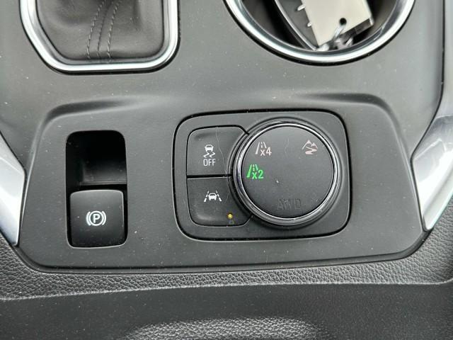 Photo of 2020 Summit White Chevrolet Traverse