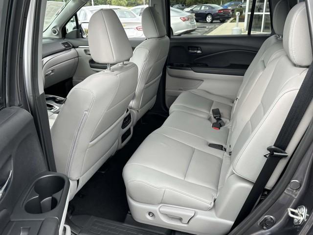 Photo of 2017 Modern Steel Metallic Honda Pilot