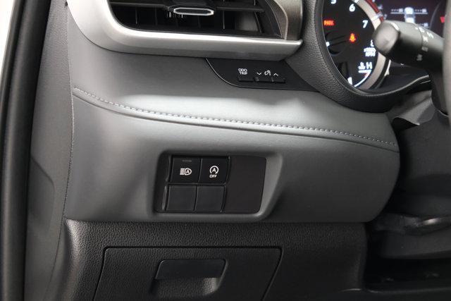 Photo of 2023 Wind Chill Pearl Toyota Highlander