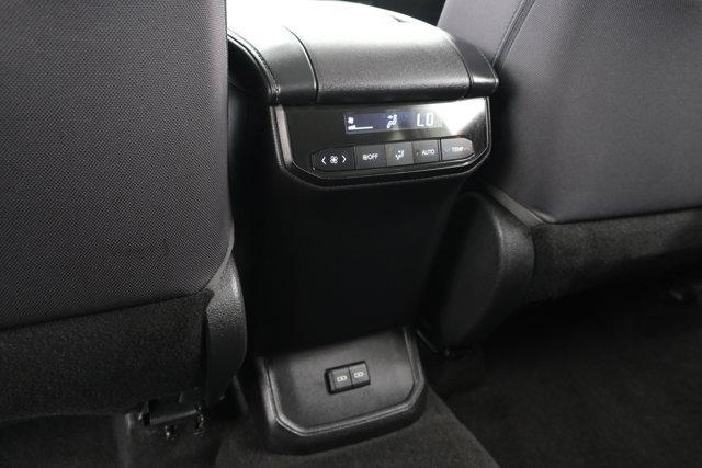 Photo of 2023 Wind Chill Pearl Toyota Highlander