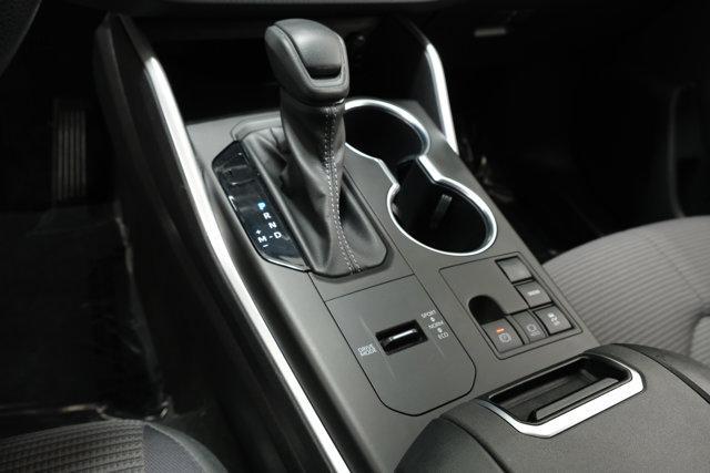 Photo of 2023 Wind Chill Pearl Toyota Highlander