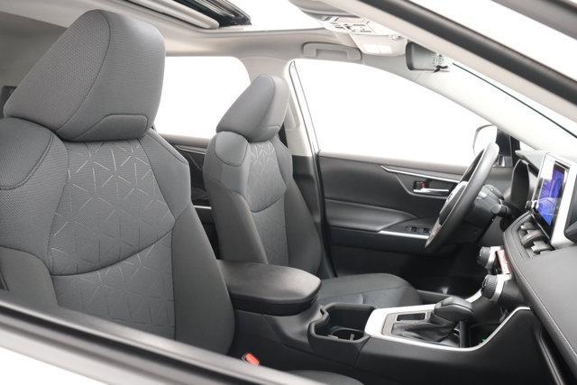 Photo of 2025 Ice Cap Toyota RAV4
