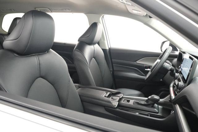 Photo of 2025 Celestial Silver Metallic Toyota Grand Highlander