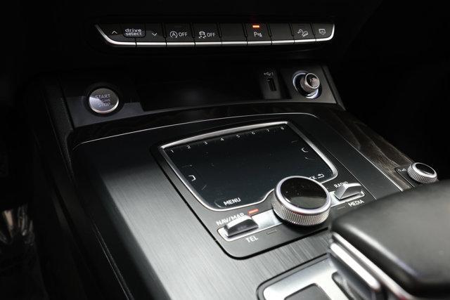 Photo of 2018 Silver Metallic Audi Q5