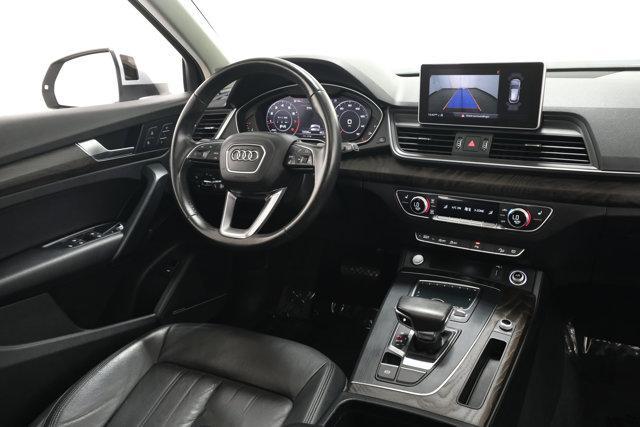 Photo of 2018 Silver Metallic Audi Q5