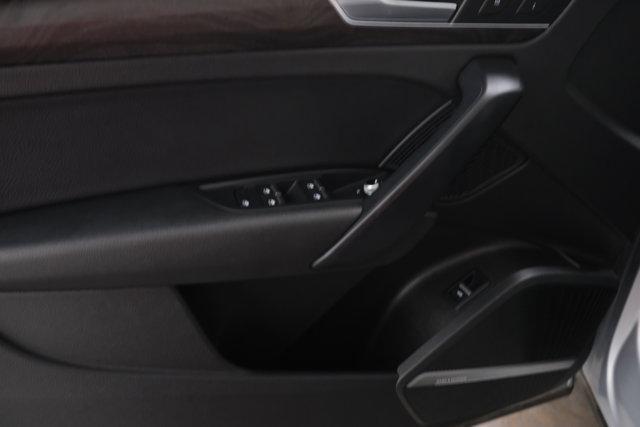 Photo of 2018 Silver Metallic Audi Q5