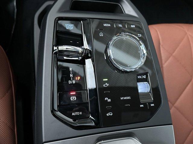 Photo of 2025 Mineral White Metallic BMW iX