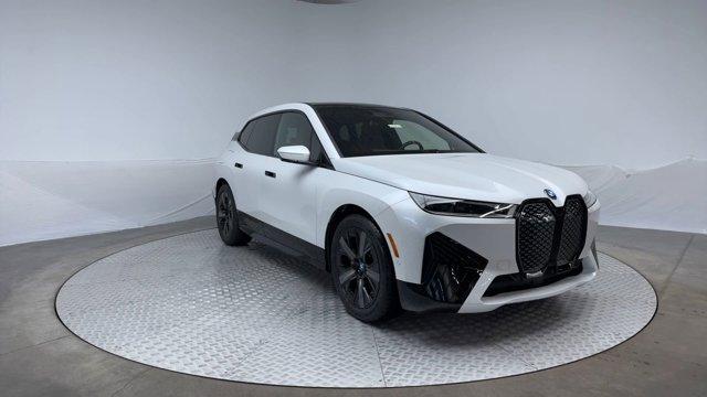 Photo of 2025 Mineral White Metallic BMW iX