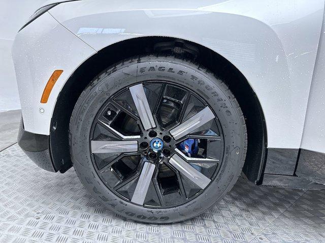 Photo of 2025 Mineral White Metallic BMW iX