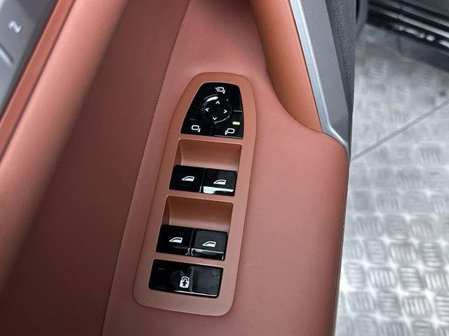 Photo of 2025 Mineral White Metallic BMW iX
